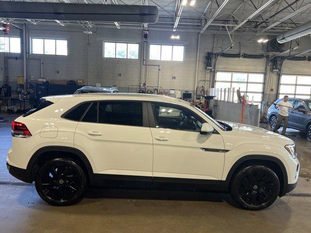 new 2024 Volkswagen Atlas Cross Sport car, priced at $41,577