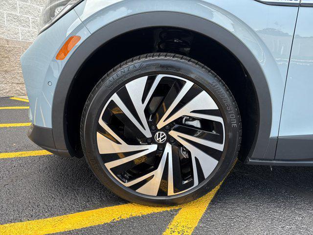new 2025 Volkswagen ID.4 car, priced at $48,943