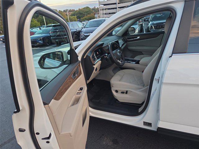 new 2026 Volkswagen Atlas car, priced at $41,670