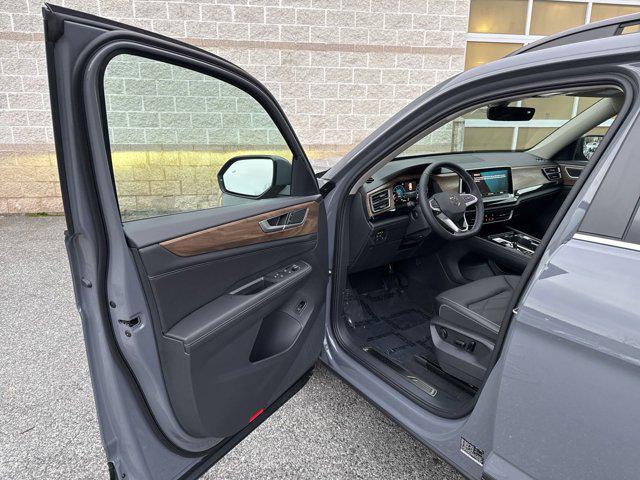 new 2025 Volkswagen Atlas car, priced at $44,810