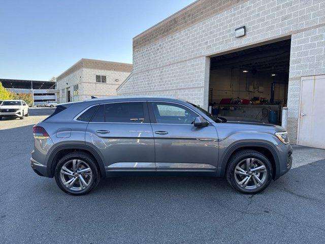 new 2024 Volkswagen Atlas Cross Sport car, priced at $42,771