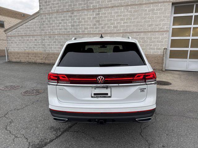 new 2024 Volkswagen Atlas car, priced at $42,688