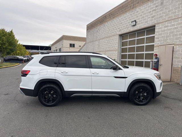 new 2024 Volkswagen Atlas car, priced at $40,906