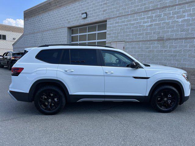 new 2024 Volkswagen Atlas car, priced at $40,180