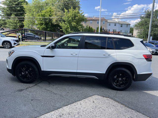 new 2024 Volkswagen Atlas car, priced at $40,180