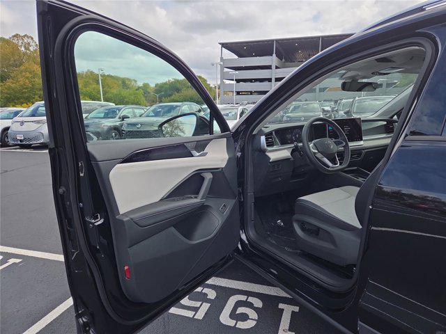 new 2025 Volkswagen Tiguan car, priced at $33,186