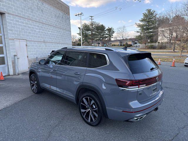 new 2025 Volkswagen Atlas car, priced at $52,735