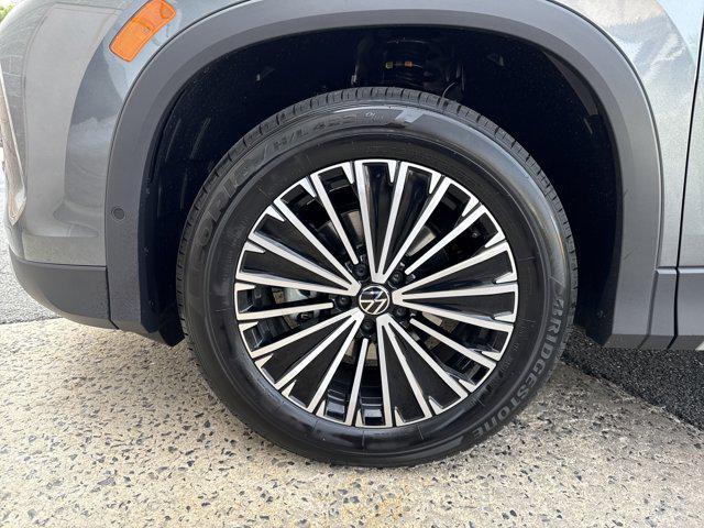 new 2025 Volkswagen Tiguan car, priced at $30,478