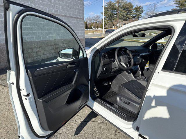 new 2024 Volkswagen Tiguan car, priced at $31,819