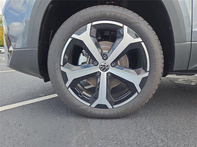new 2025 Volkswagen Taos car, priced at $33,579
