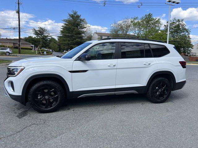 new 2024 Volkswagen Atlas car, priced at $39,857