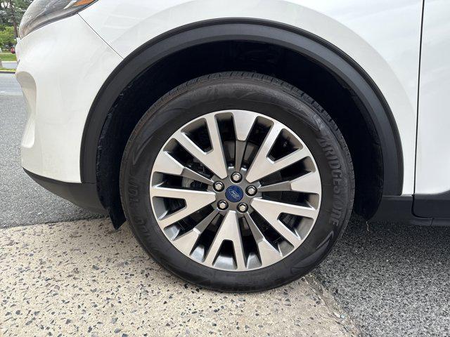 used 2022 Ford Escape car, priced at $26,999