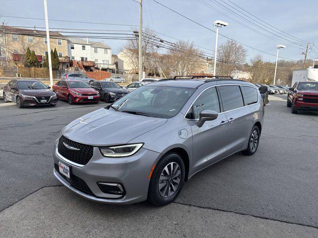 used 2021 Chrysler Pacifica Hybrid car, priced at $26,299