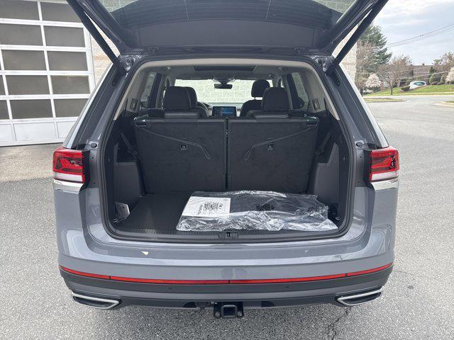 new 2025 Volkswagen Atlas car, priced at $44,298