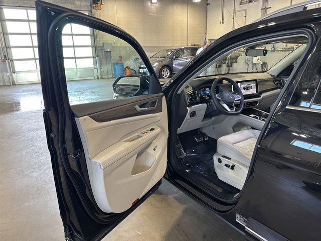new 2025 Volkswagen Atlas car, priced at $50,373