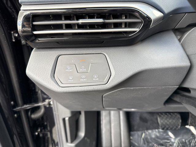 new 2025 Volkswagen ID.4 car, priced at $49,431