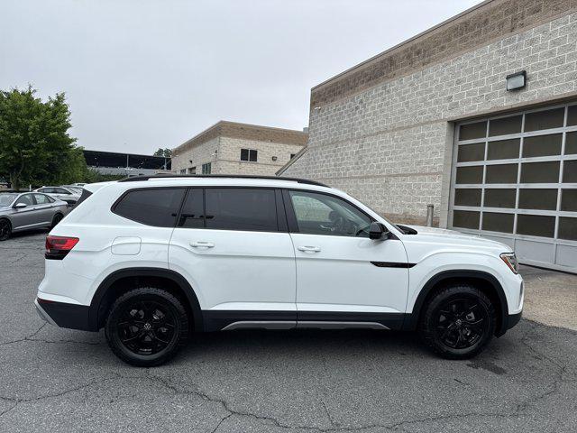 new 2025 Volkswagen Atlas car, priced at $43,289