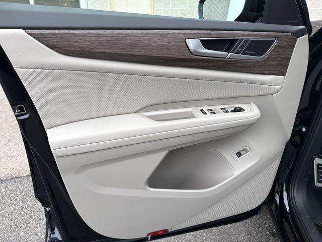new 2025 Volkswagen Atlas car, priced at $50,751