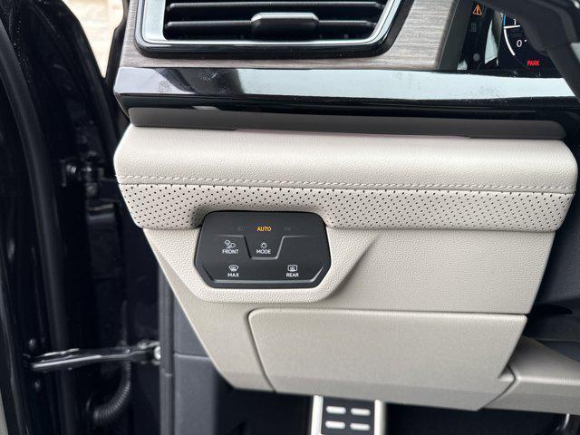 new 2025 Volkswagen Atlas car, priced at $50,751