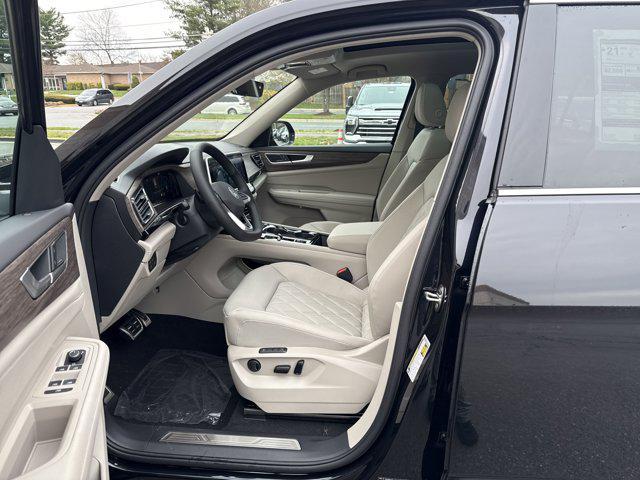 new 2025 Volkswagen Atlas car, priced at $50,751