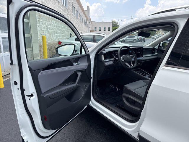 new 2025 Volkswagen Tiguan car, priced at $35,073