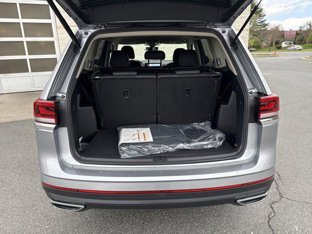 new 2025 Volkswagen Atlas car, priced at $38,698
