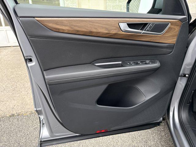 new 2025 Volkswagen Atlas car, priced at $38,698