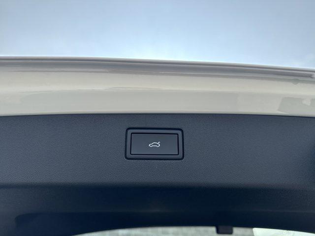 new 2025 Volkswagen Tiguan car, priced at $40,560