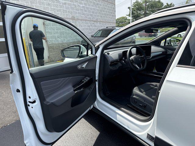 new 2025 Volkswagen ID.4 car, priced at $46,283