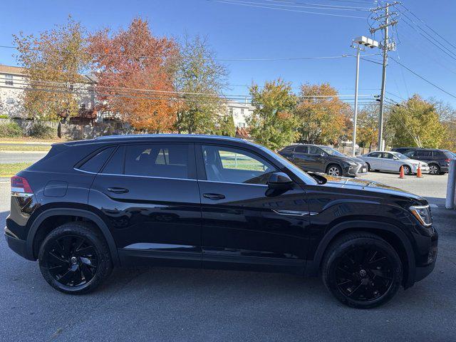 new 2025 Volkswagen Atlas Cross Sport car, priced at $43,481