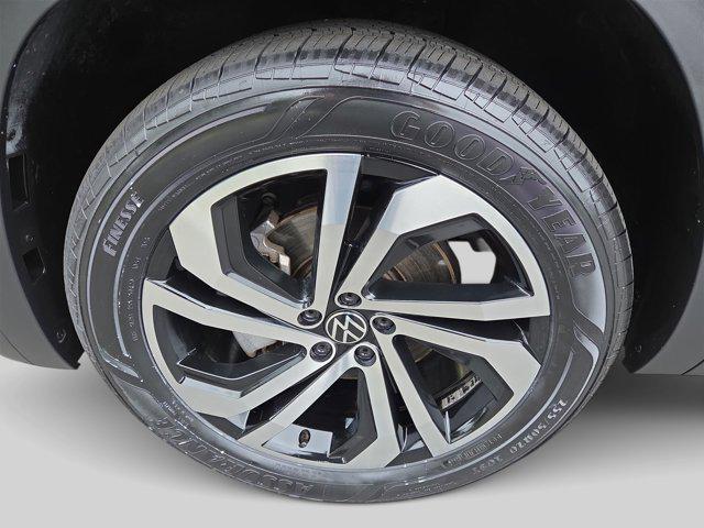 used 2021 Volkswagen Atlas Cross Sport car, priced at $23,330
