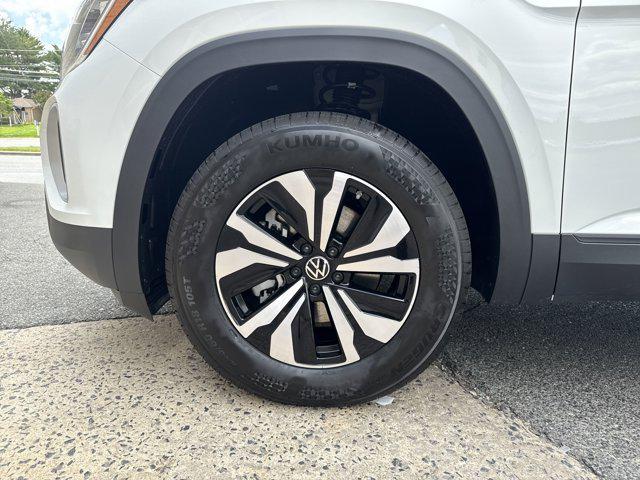 new 2025 Volkswagen Atlas car, priced at $37,373