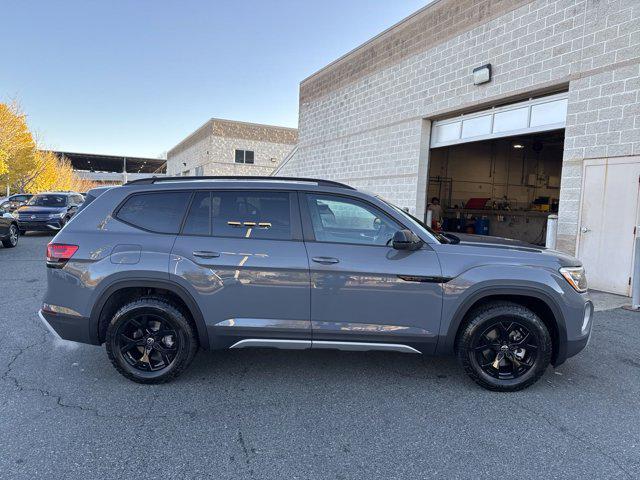 new 2025 Volkswagen Atlas car, priced at $45,803