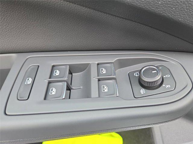 new 2025 Volkswagen Golf GTI car, priced at $39,028