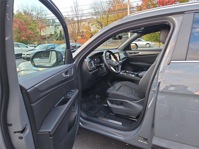 new 2026 Volkswagen Atlas Cross Sport car, priced at $46,538