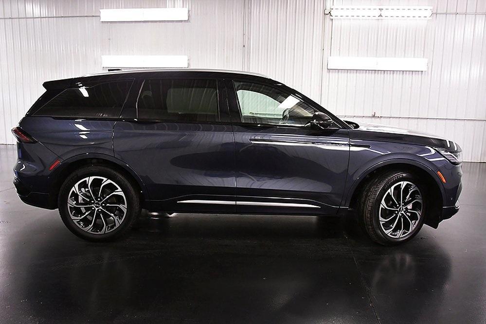 used 2024 Lincoln Nautilus car, priced at $49,995