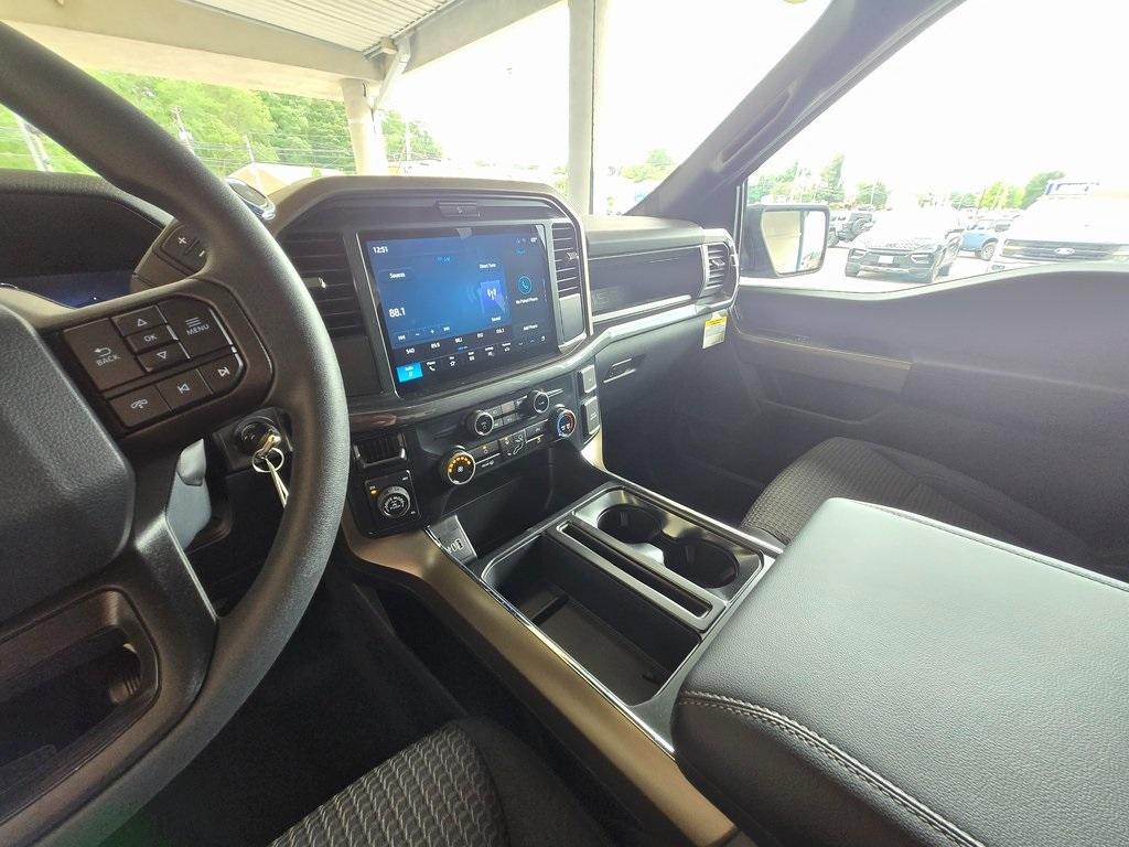 new 2025 Ford F-150 car, priced at $52,692