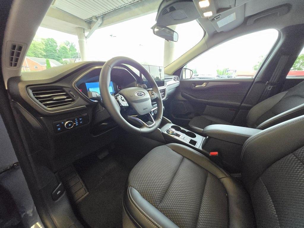 new 2025 Ford Escape car, priced at $33,157