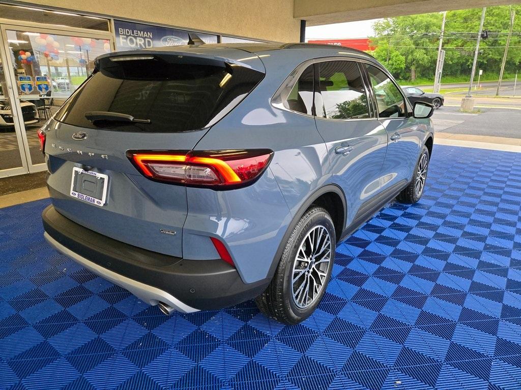 new 2025 Ford Escape car, priced at $33,157