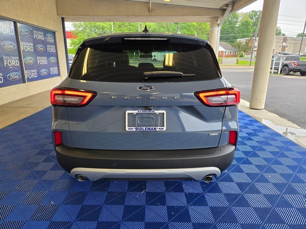new 2025 Ford Escape car, priced at $33,157