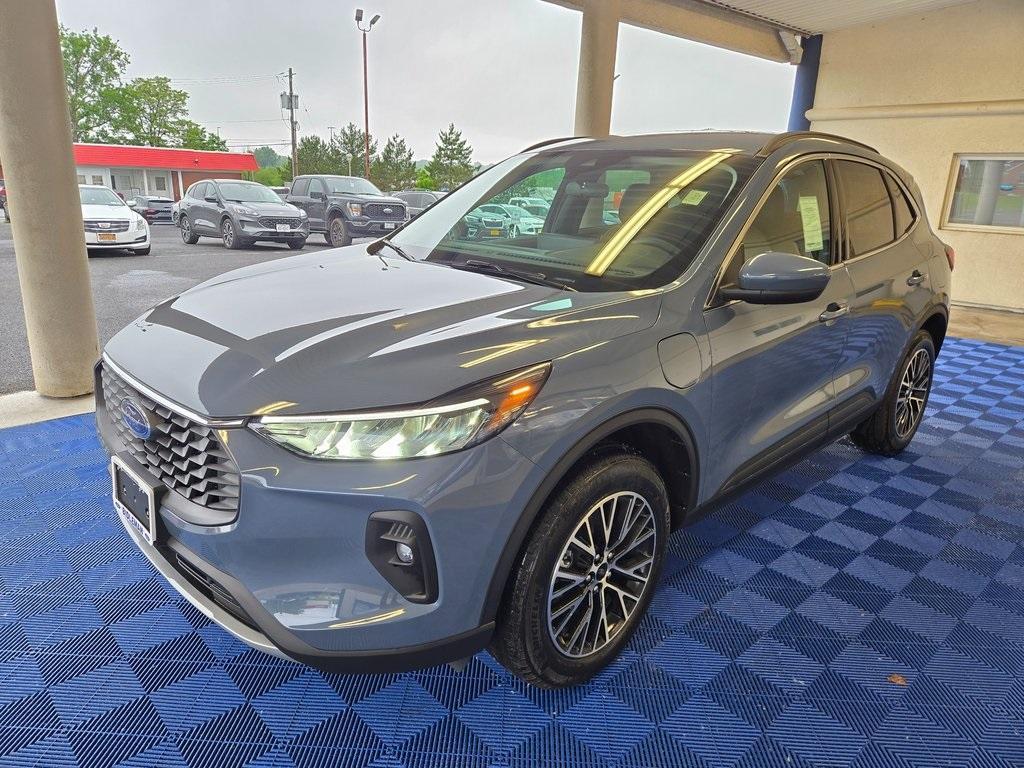 new 2025 Ford Escape car, priced at $33,157