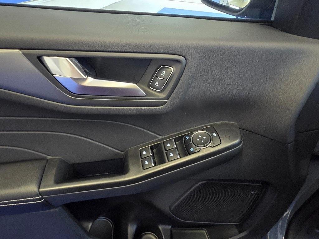 new 2025 Ford Escape car, priced at $33,157