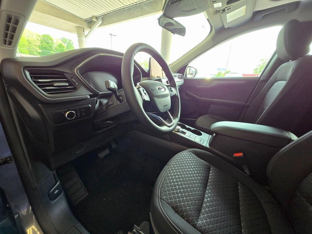 new 2025 Ford Escape car, priced at $31,225