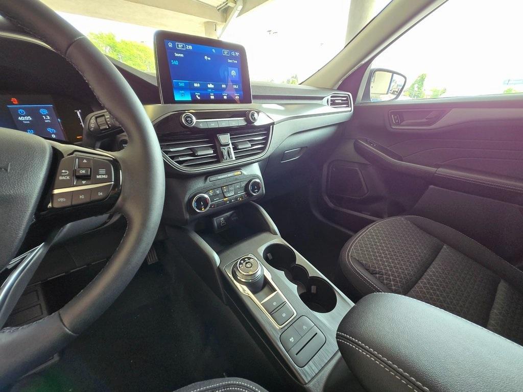 new 2025 Ford Escape car, priced at $31,225