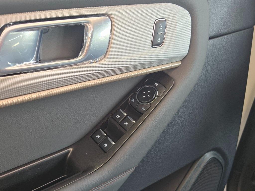 new 2025 Ford Explorer car, priced at $48,707