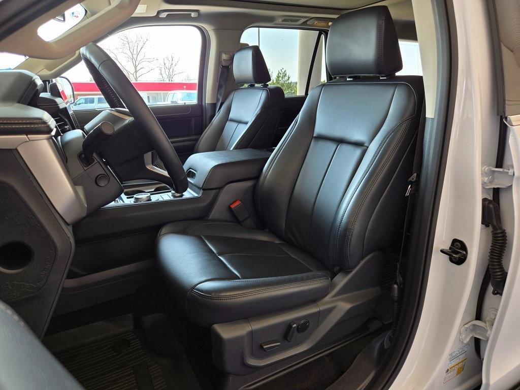 used 2024 Ford Expedition car, priced at $59,995