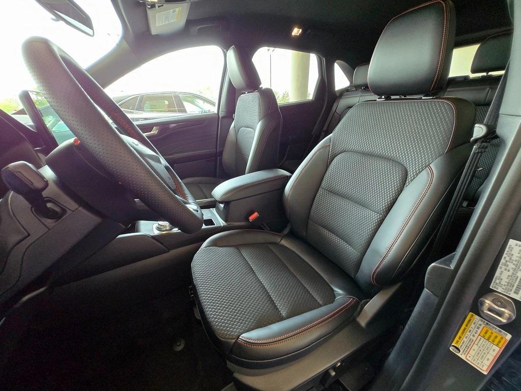 new 2025 Ford Escape car, priced at $32,052
