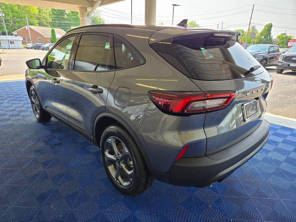 new 2025 Ford Escape car, priced at $32,052