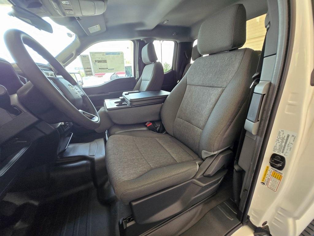new 2025 Ford F-150 car, priced at $44,324