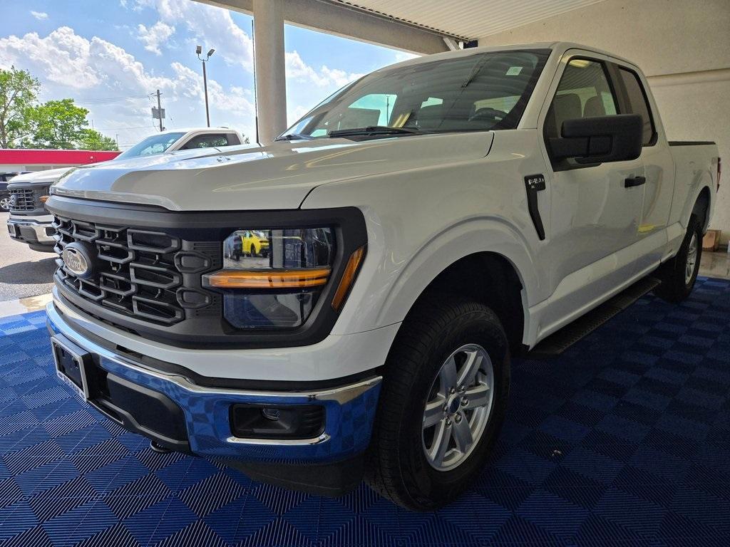 new 2025 Ford F-150 car, priced at $44,324